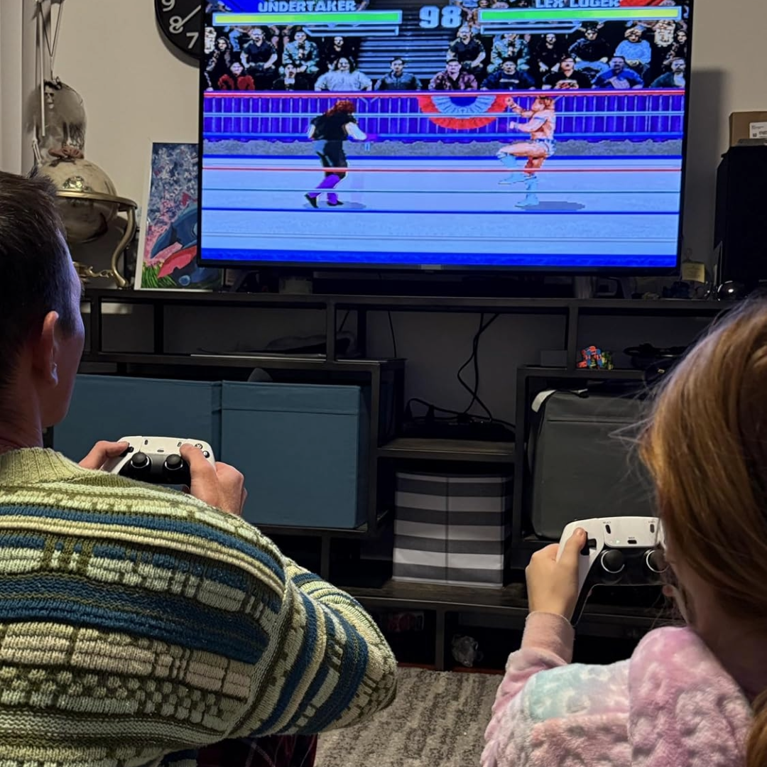 WIRELESS RETRO PRO GAMING CONSOLE(2 Free Controllers Included)